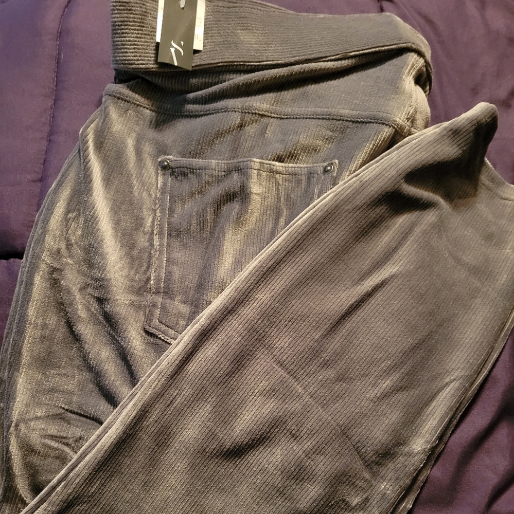 5/7 50% off bundles this week! NWT corduroy leggings